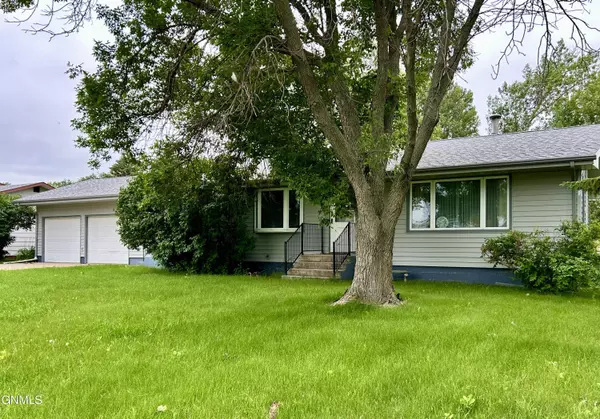 806 2nd ST E,  Mcclusky,  ND 58463