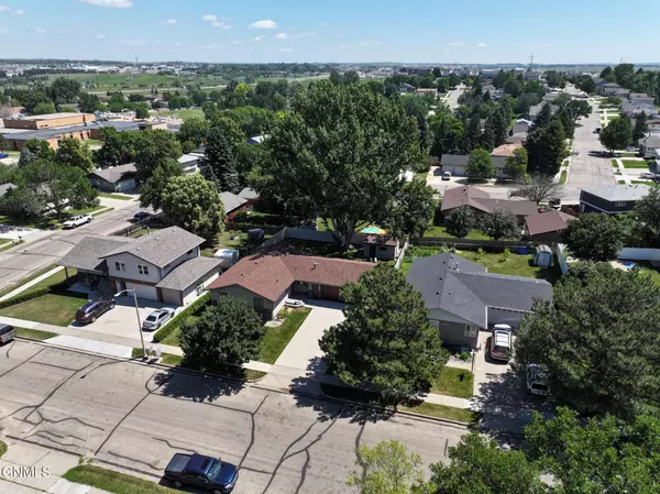 Bismarck, ND 58501,1861 22nd ST N