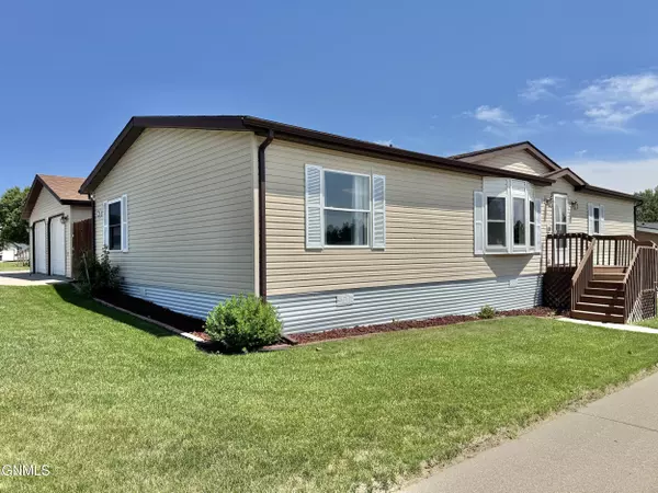 4501 Gates DR,  Bismarck,  ND 58503