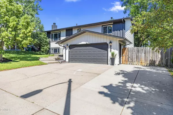 935 N 33rd ST, Bismarck, ND 58501