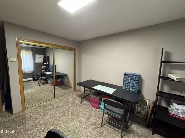 Bismarck, ND 58503,2723 Gateway AVE