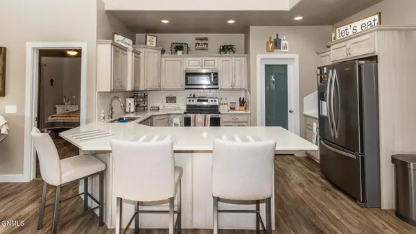 Bismarck, ND 58504,749 Compass Loop