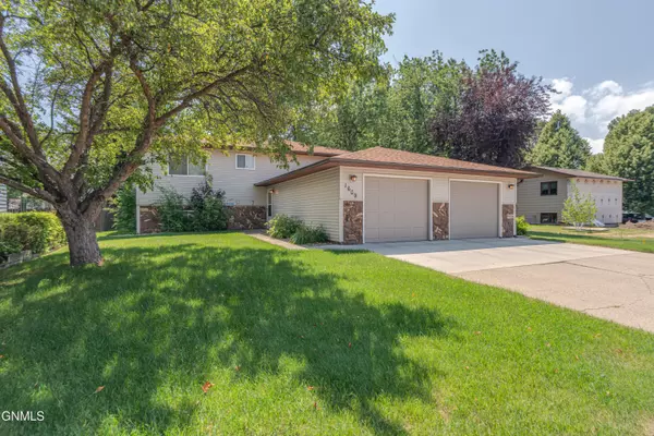 1609 Cologne DR,  Bismarck,  ND 58504
