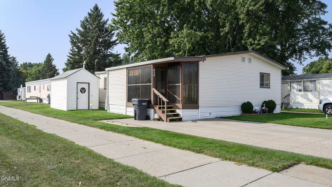 1119 University DR, Bismarck, ND 58504