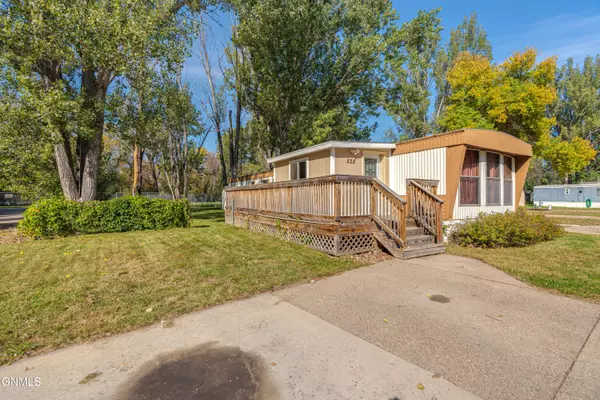 Bismarck, ND 58504,528 Sherwood LN