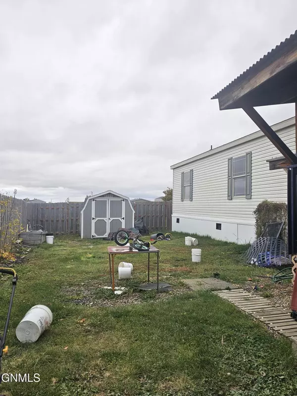 Williston, ND 58801,2207 38th ST W