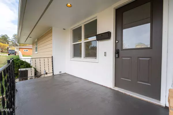 Dickinson, ND 58601,741 Empire RD