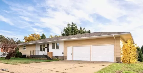 Dickinson, ND 58601,741 Empire RD