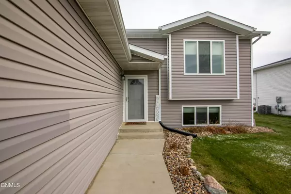 Mandan, ND 58554,4624 37th AVE NW