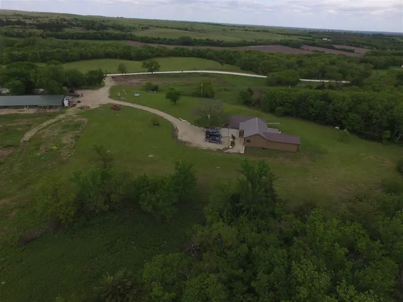 29384 Wabaunsee Rd. #Wabaunsee Rd., Alma, KS 66401