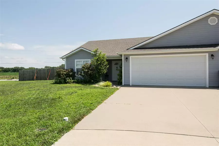 2604 S Brookglen CIR, Manhattan, KS 66502