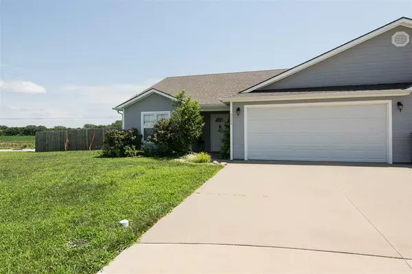 Manhattan, KS 66502,2604 S Brookglen CIR