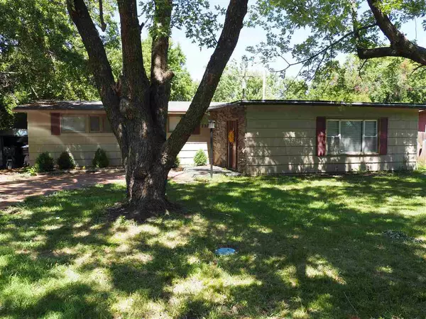 Topeka, KS 66611,1318 SW Caledon ST