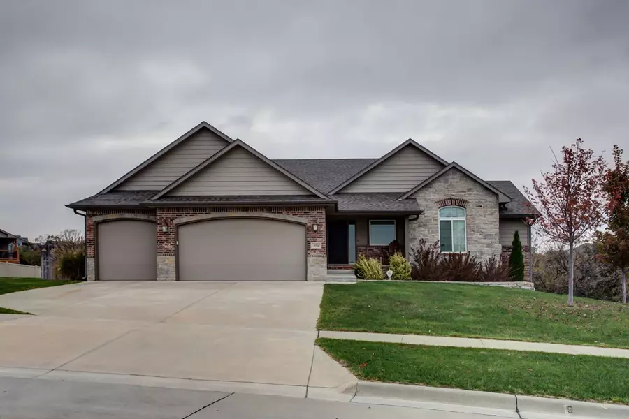 924 Laussac Drive, Manhattan, KS 66503