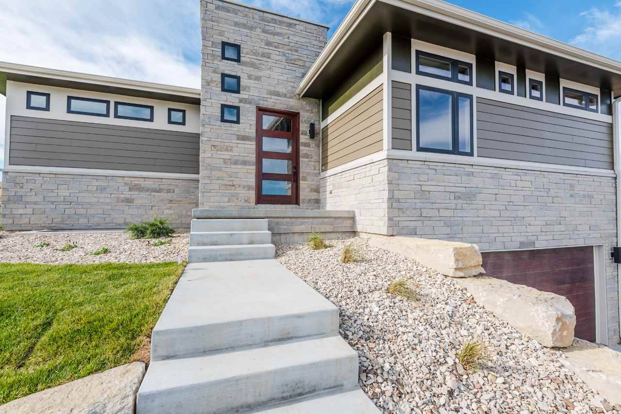 3009 Back Nine CIR, Manhattan, KS 66503