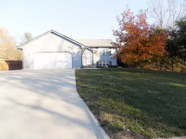 Topeka, KS 66617,5110 NE Wallace LN