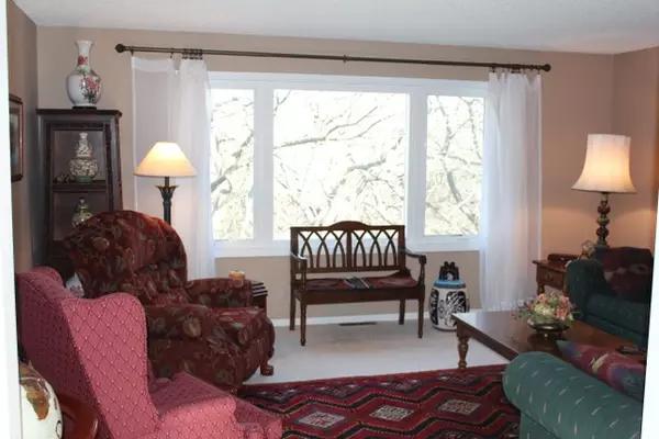 Manhattan, KS 66503,112 Oakwood CIR