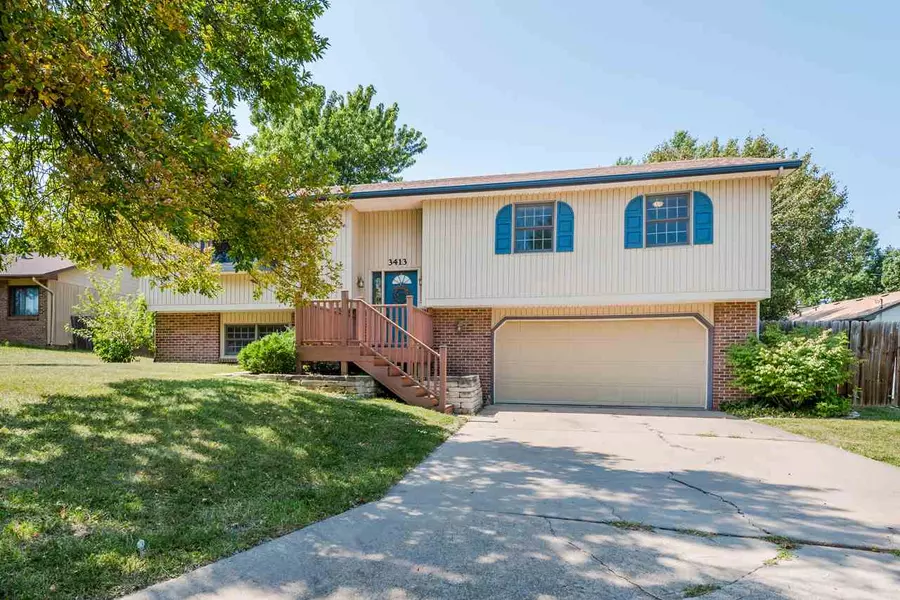 3413 Stonehenge Drive, Manhattan, KS 66503