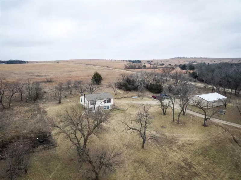 19625 Skyline RD, Eskridge, KS 66423