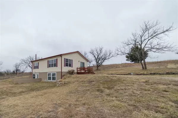 Eskridge, KS 66423,19625 Skyline RD