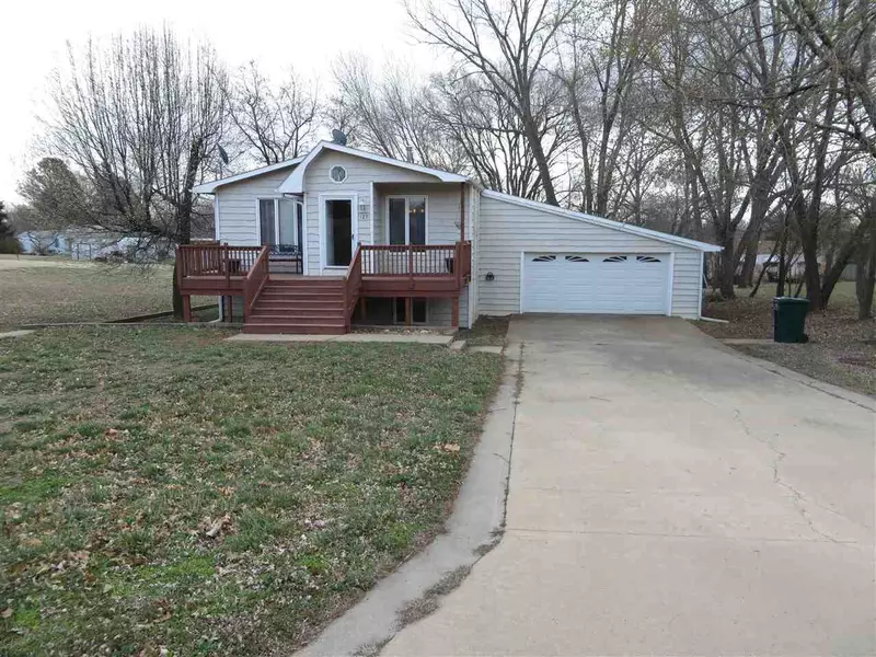 129 Hillside DR, Council Grove, KS 66846