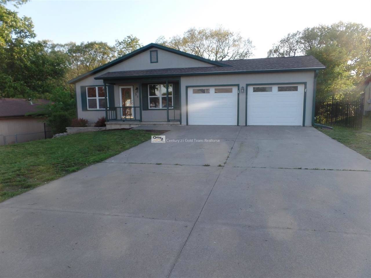 318 Palomino LN, Ogden, KS 66517
