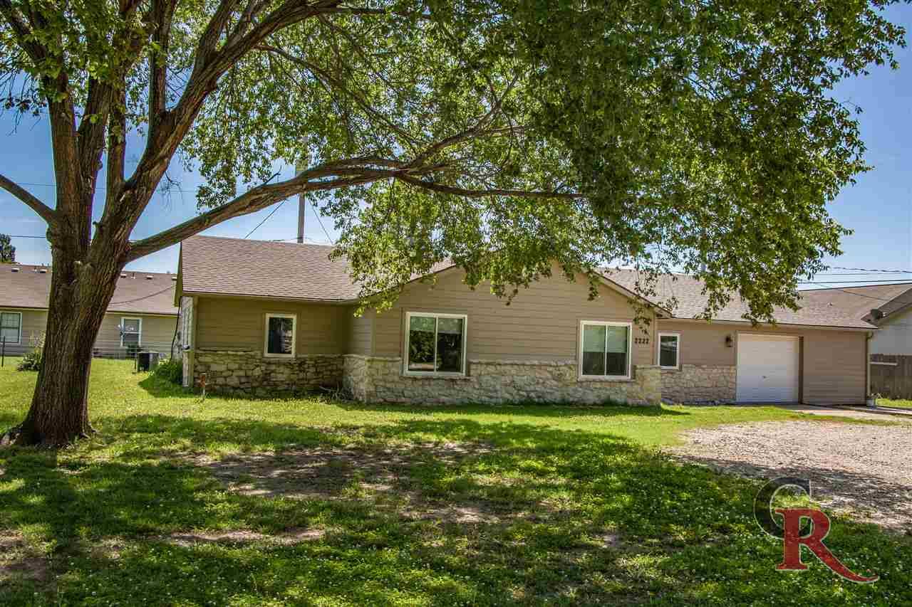 2222 Casement RD, Manhattan, KS 66502
