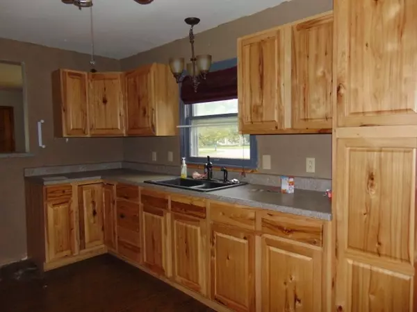 Clay Center, KS 67432,1611 7th ST