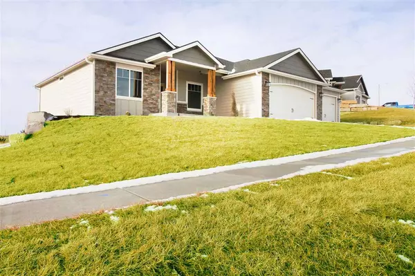 716 Ladera CIR, Manhattan, KS 66503