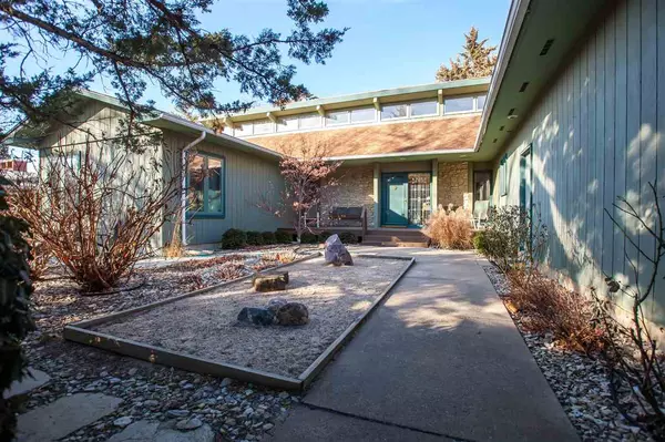 2030 Hunting AVE, Manhattan, KS 66502