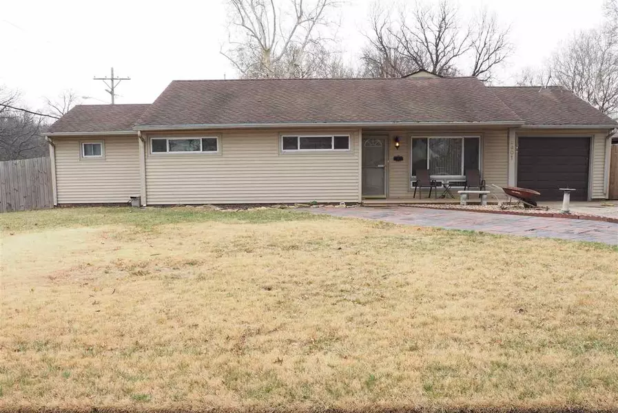 3901 SW 26th ST, Topeka, KS 66614