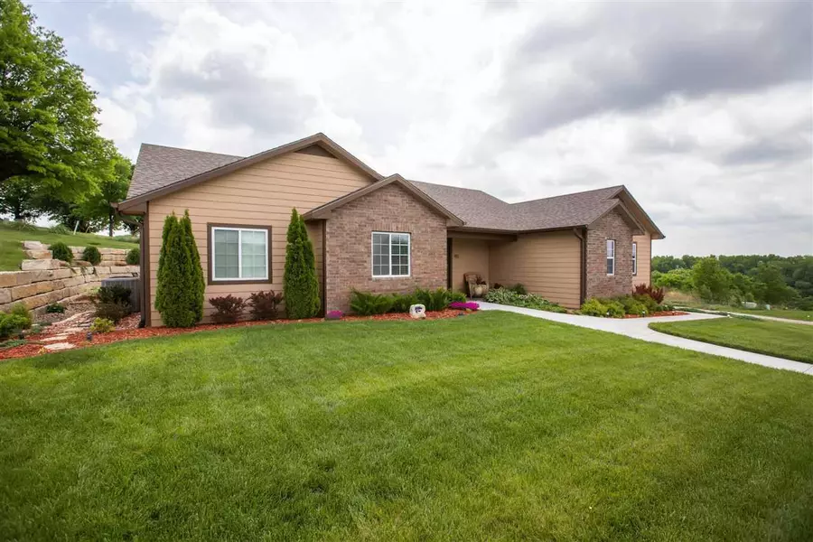 415 Allen LN, St. George, KS 66535