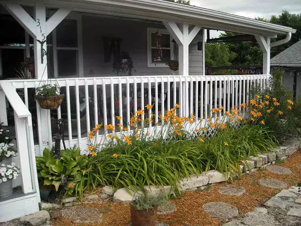 Olsburg, KS 66520,315 Cedar