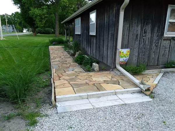 Morganville, KS 67468,401 Walnut