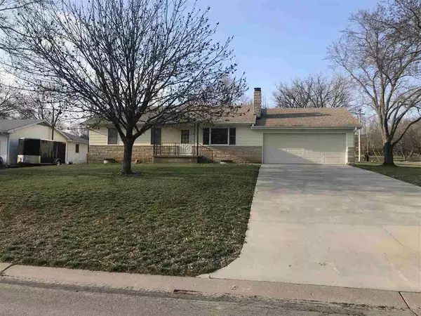 403 W 8th ST, Alma, KS 66401
