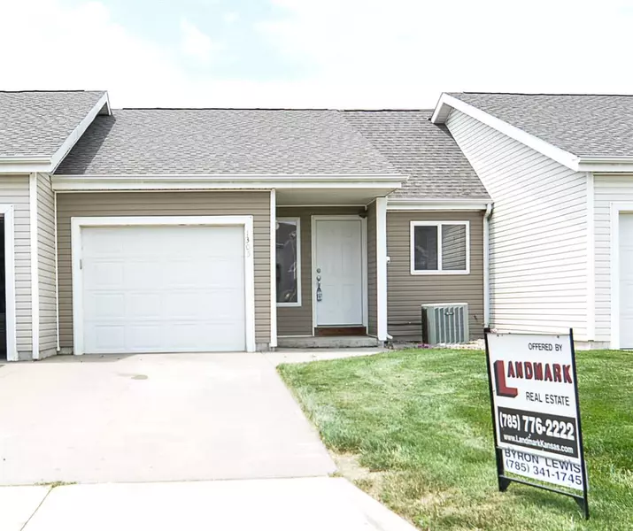 1305 Newfoundland DR, Manhattan, KS 66503