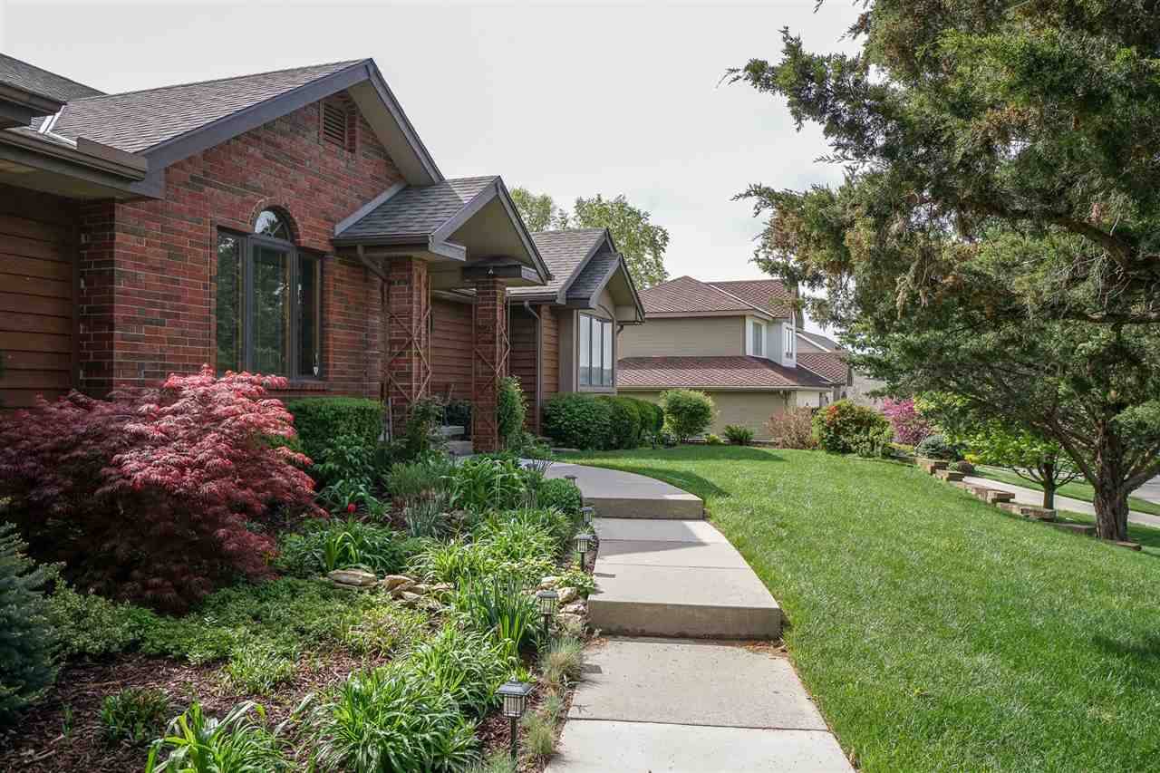 1112 Morgan LN, Manhattan, KS 66503