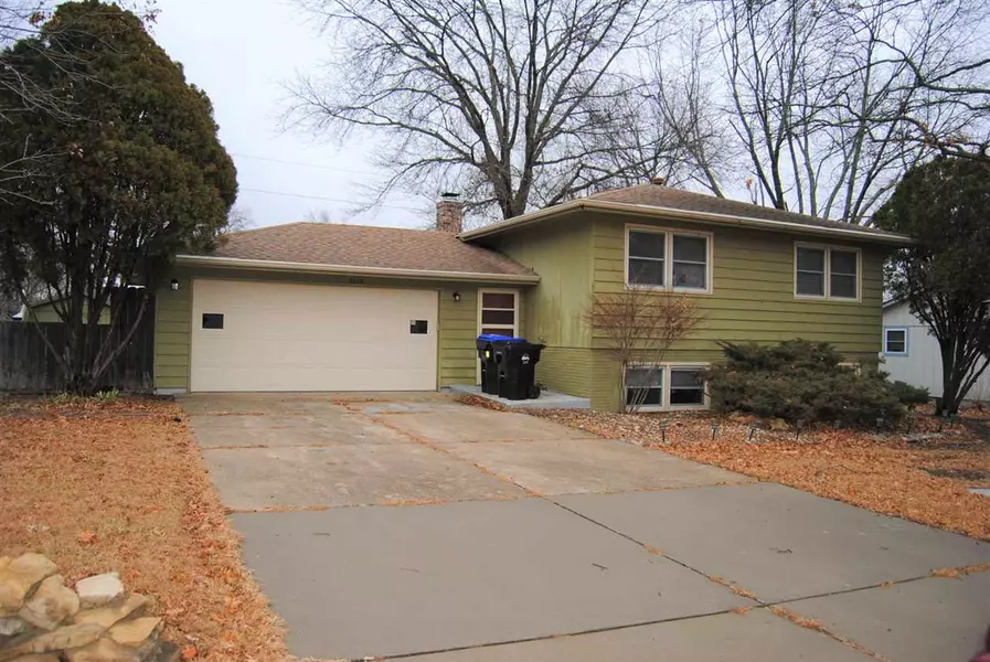 2626 SE 33rd TER, Topeka, KS 66605