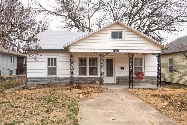 302 Spruce ST, Wamego, KS 66547