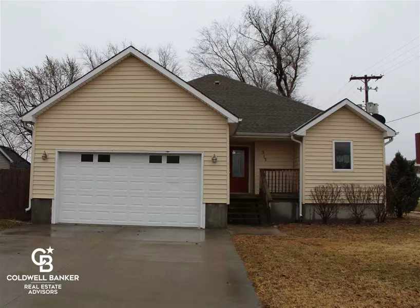 313 W 5th ST, Chapman, KS 67431