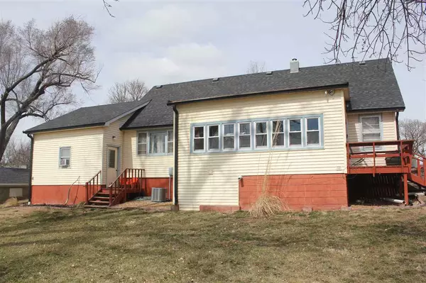 Clifton, KS 66937,312 Linden ST