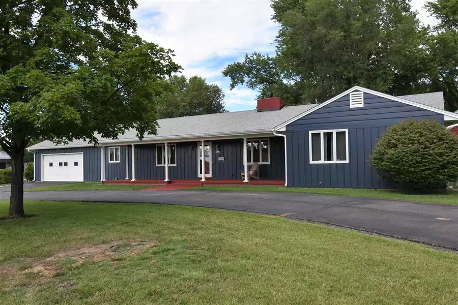 1307 N Cedar ST, Abilene, KS 67410