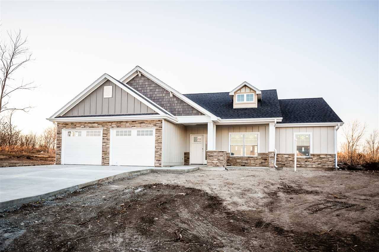 1616 Lariat LN, Junction City, KS 66441