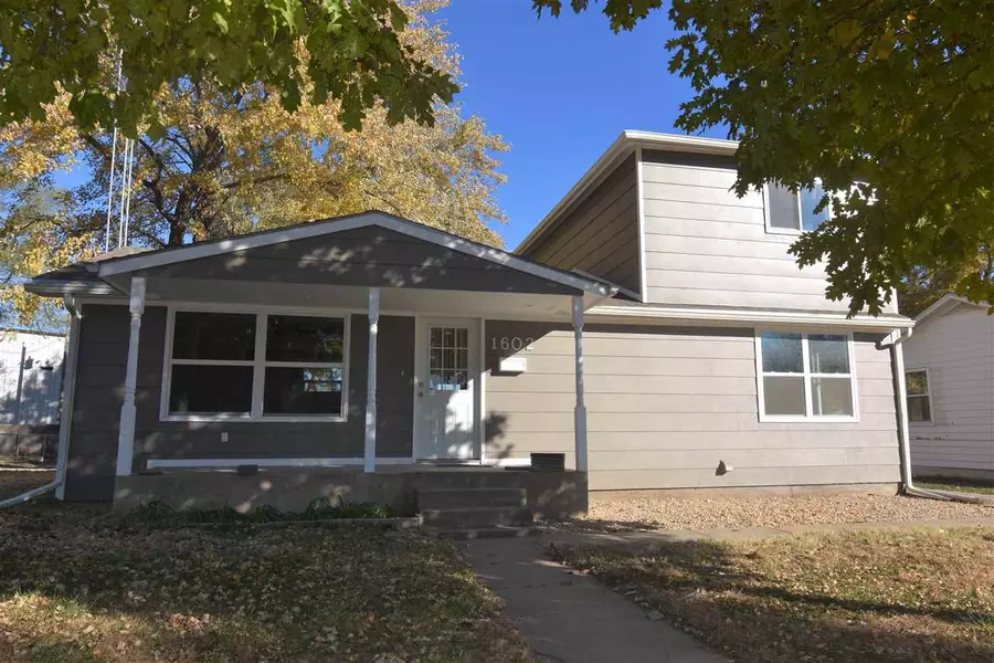 1602 NW 4th ST, Abilene, KS 67410