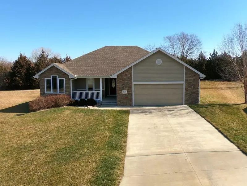 3709 Shadow Wood LN, Manhattan, KS 66503