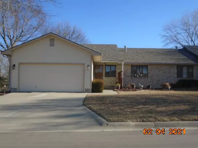 603 Tamerisk DR, Junction City, KS 66441