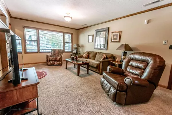 Manhattan, KS 66502,1837 Virginia DR