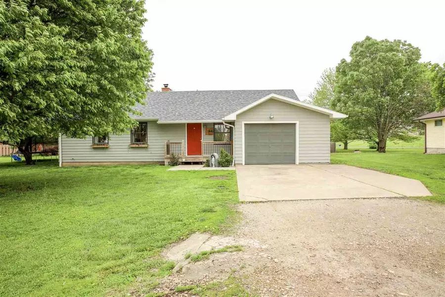 205 S 9th, St. Marys, KS 66536