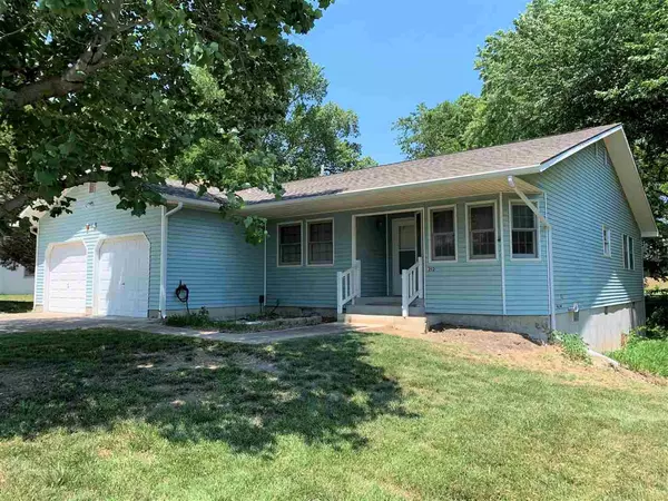 212 N Washington ST, Council Grove, KS 66846