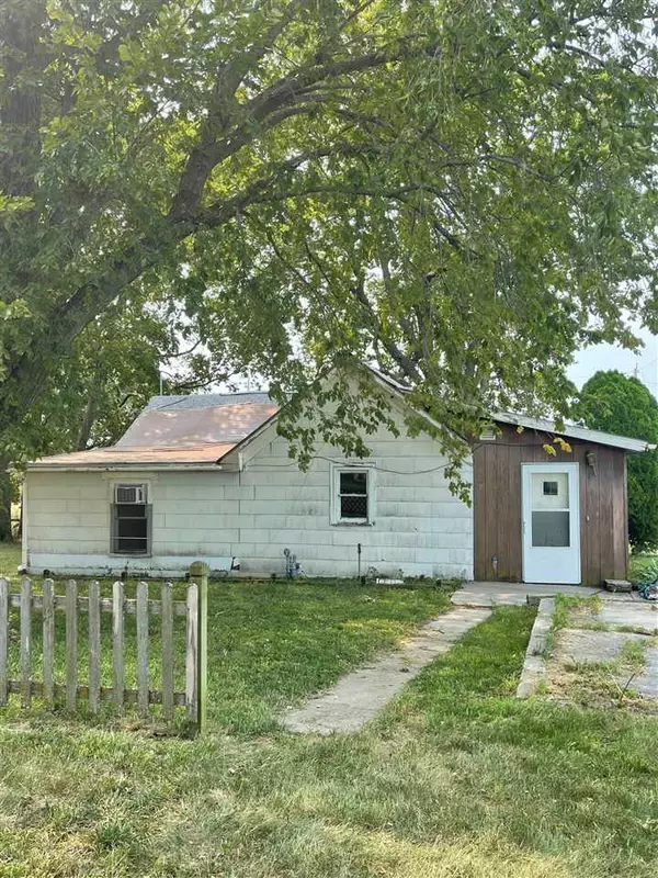 304 E 9th ST, Milford, KS 66514